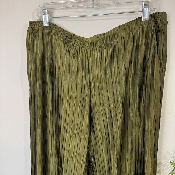 H&M Divided Dark Khaki Crinkled Wide-Leg Pants | Large - Picture 2 of 11